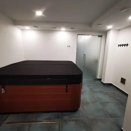 Aparthotel Family Cernice *
