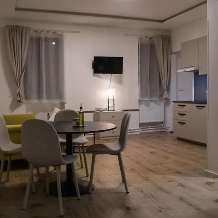 Family Cernice Aparthotel 4*